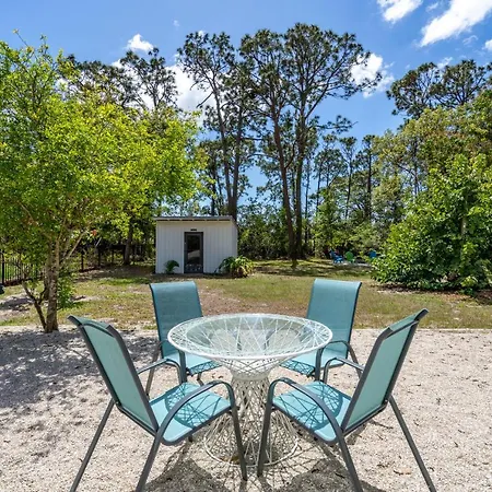 La Nina Nokomis Beach & Venice Island Fenced In Yard